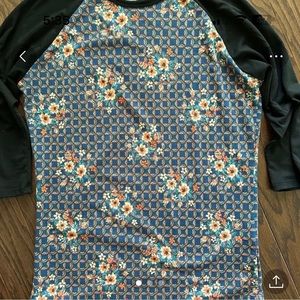 LulaRoe Baseball Tee EUC Size XS